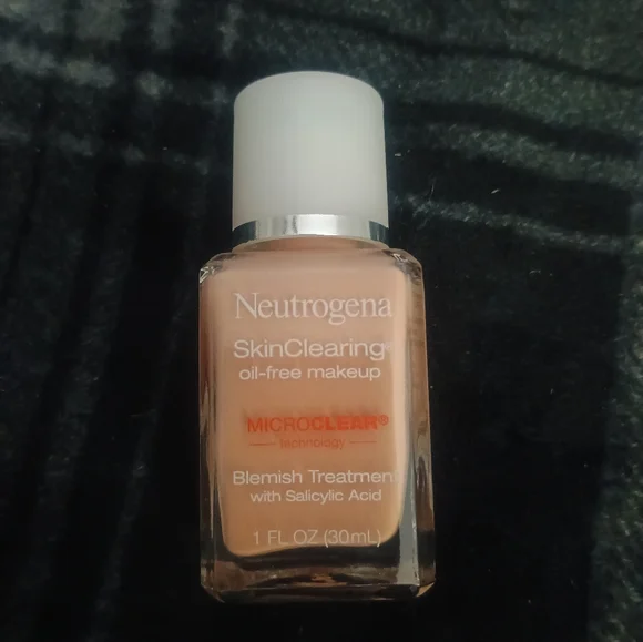 Neutrogena SkinClearing Oil-Free Makeup Medium Beige #80 - Picture 1 of 2